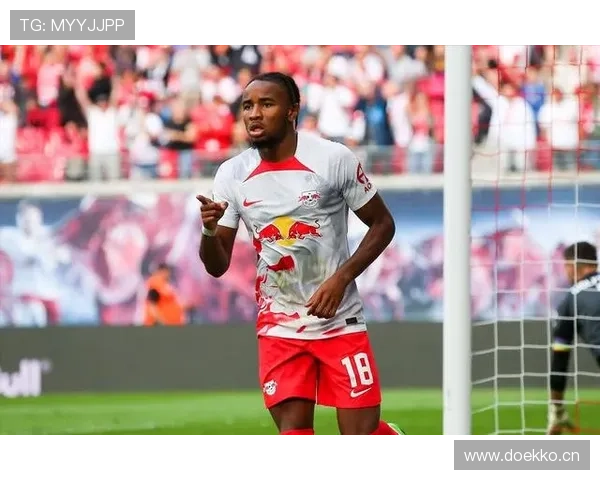 影锋与前腰切换：恩昆库的战术多样性